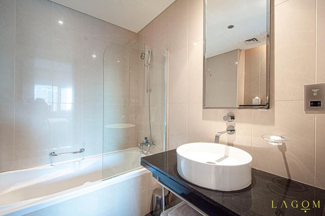 Songs Of The Lake By Lagom - Bonnington Apartment Jumeirah Lake Towers, Dubai Luaran gambar