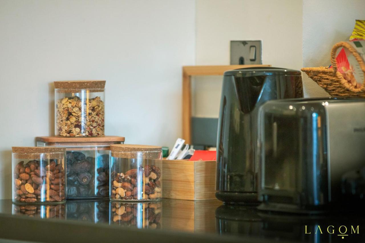 Songs Of The Lake By Lagom - Bonnington Apartment Jumeirah Lake Towers, Dubai Luaran gambar