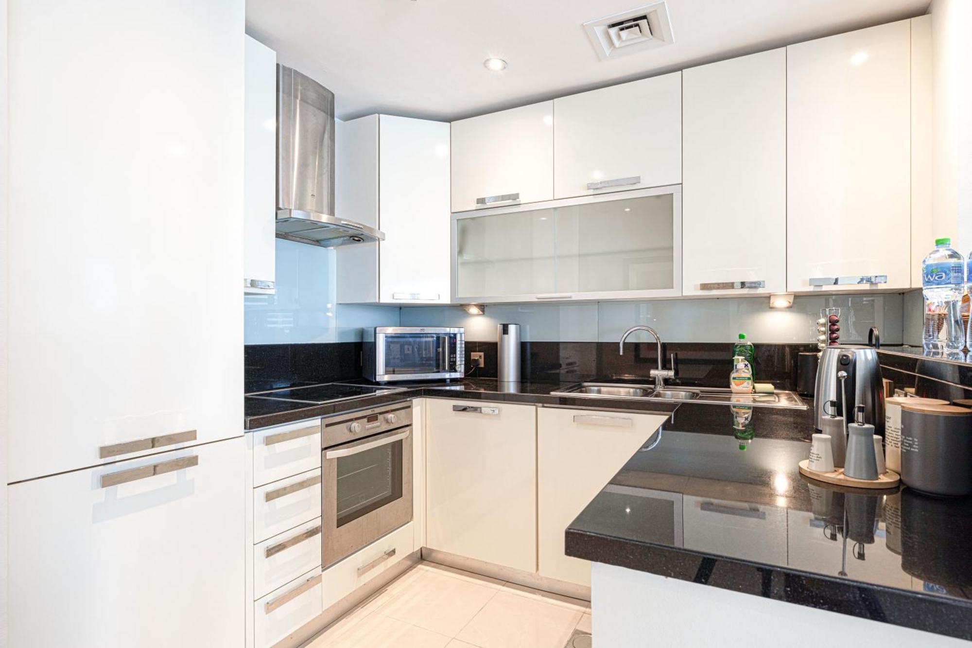 Songs Of The Lake By Lagom - Bonnington Apartment Jumeirah Lake Towers, Dubai Luaran gambar